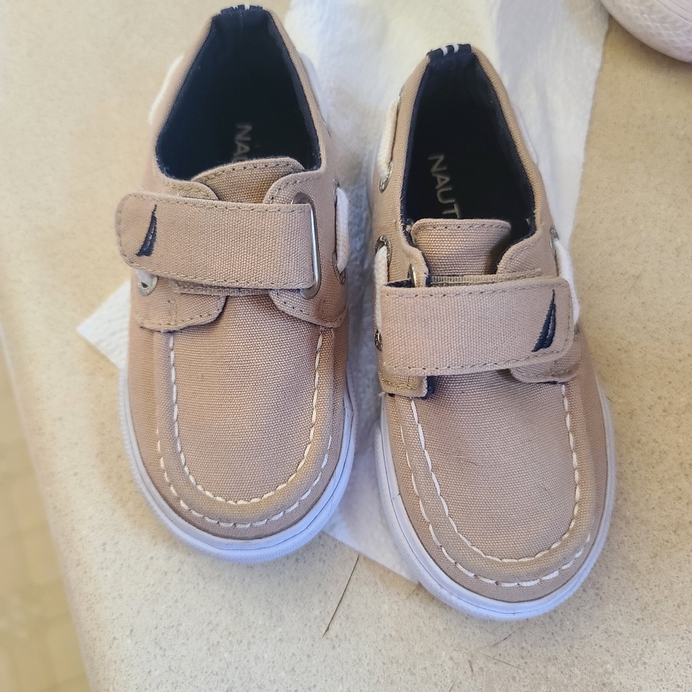Girl size sex Canvas shoe.
